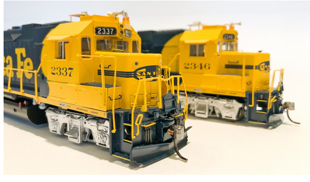 Rapido 38502 HO EMD GP38 Low Nose - Sound and DCC -- Santa Fe #2337 (Warbonnet, Class Lights, blue, yellow)