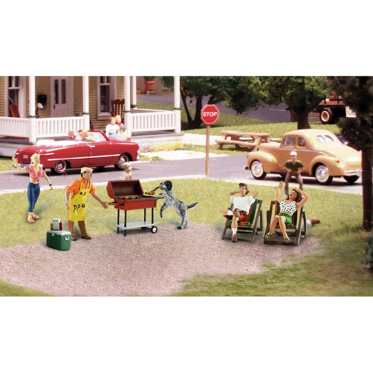 Backyard Barbeque - HO Scale - The neighborhood BBQ attracts some two-legged and four-legged friends