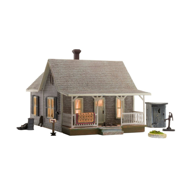 Woodland Scenics HO Scale Old Homestead Built and Ready