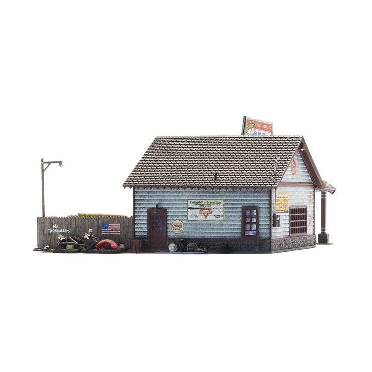 Woodland Scenics HO Scale Ethyl's Gas & Service Built and Ready